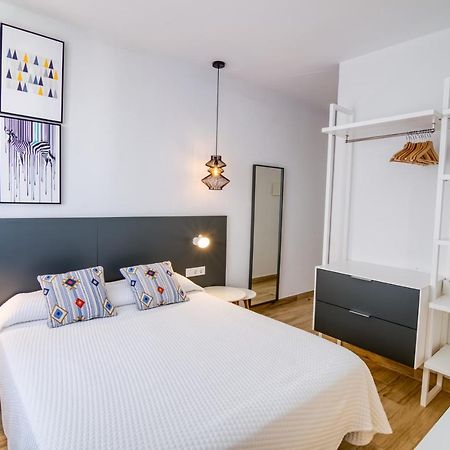 Hostal La Isla Mahon  Ngoại thất bức ảnh