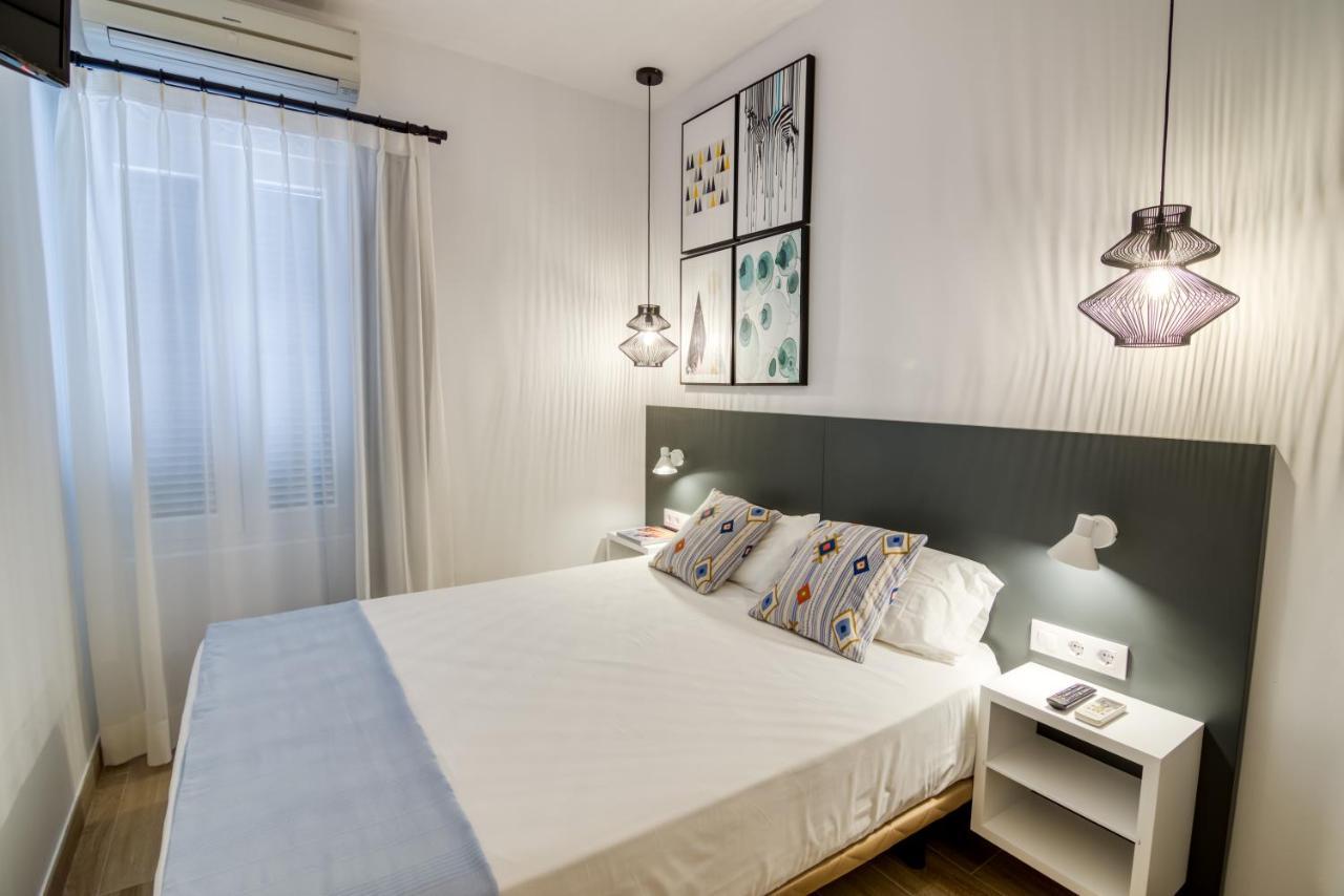 Hostal La Isla Mahon  Ngoại thất bức ảnh