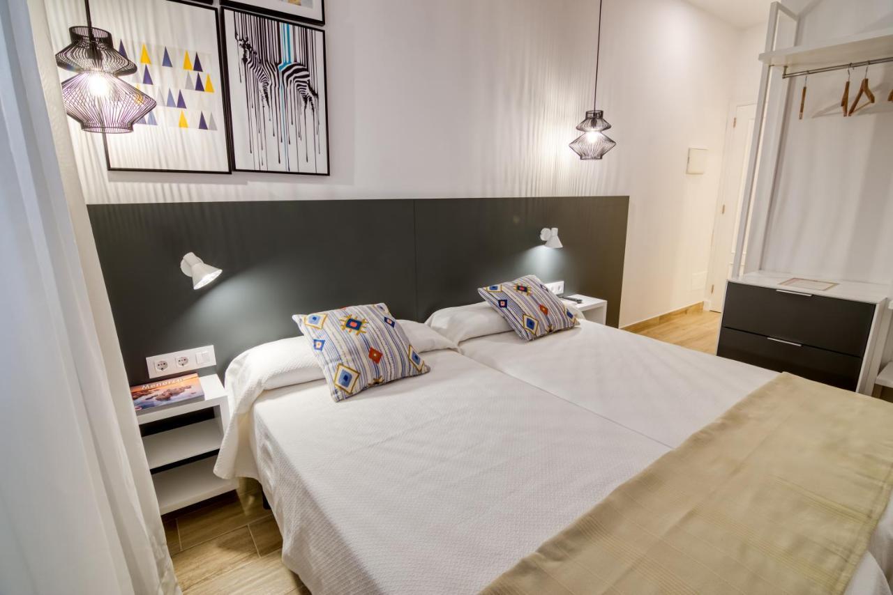 Hostal La Isla Mahon  Ngoại thất bức ảnh
