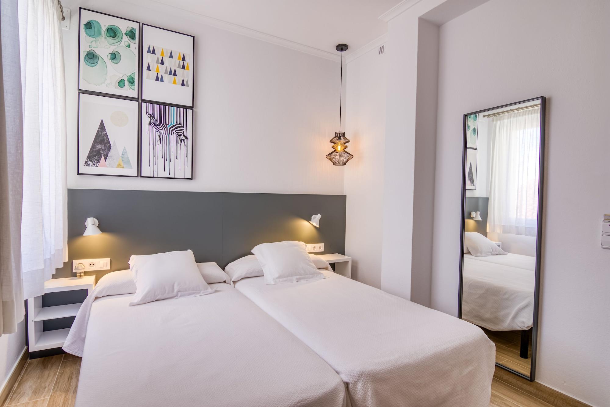 Hostal La Isla Mahon  Ngoại thất bức ảnh