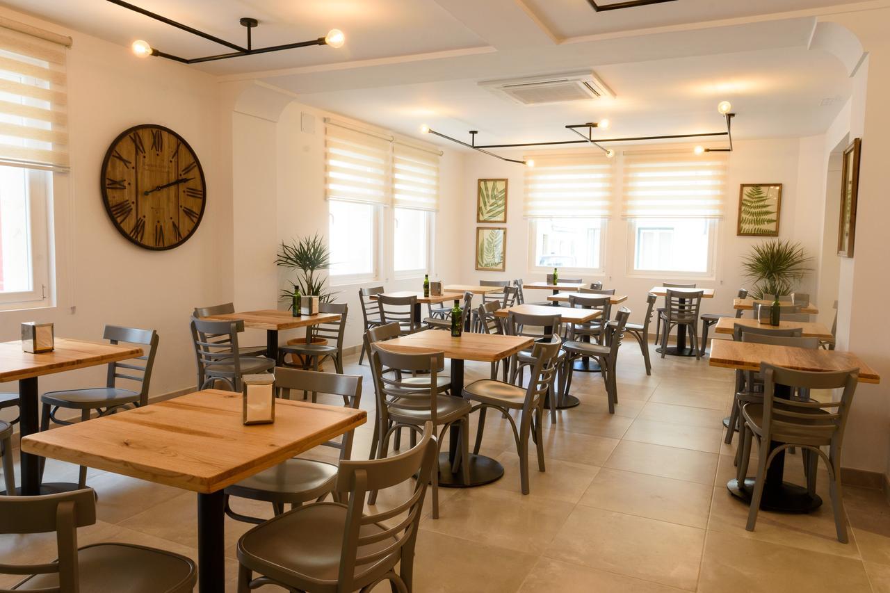 Hostal La Isla Mahon  Ngoại thất bức ảnh