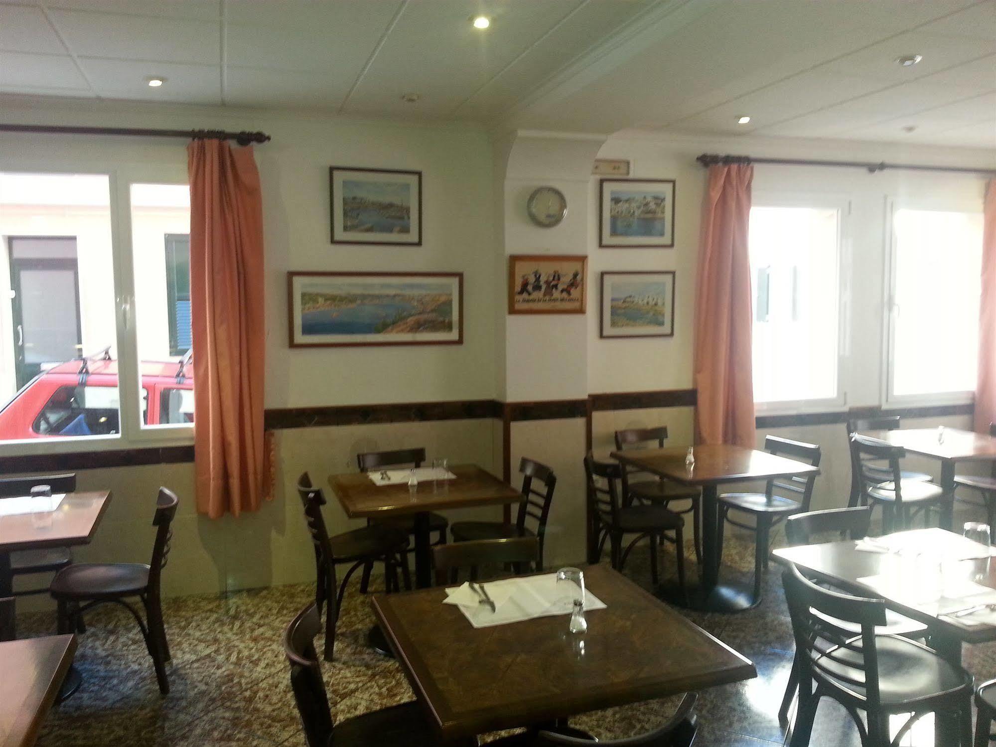 Hostal La Isla Mahon  Ngoại thất bức ảnh