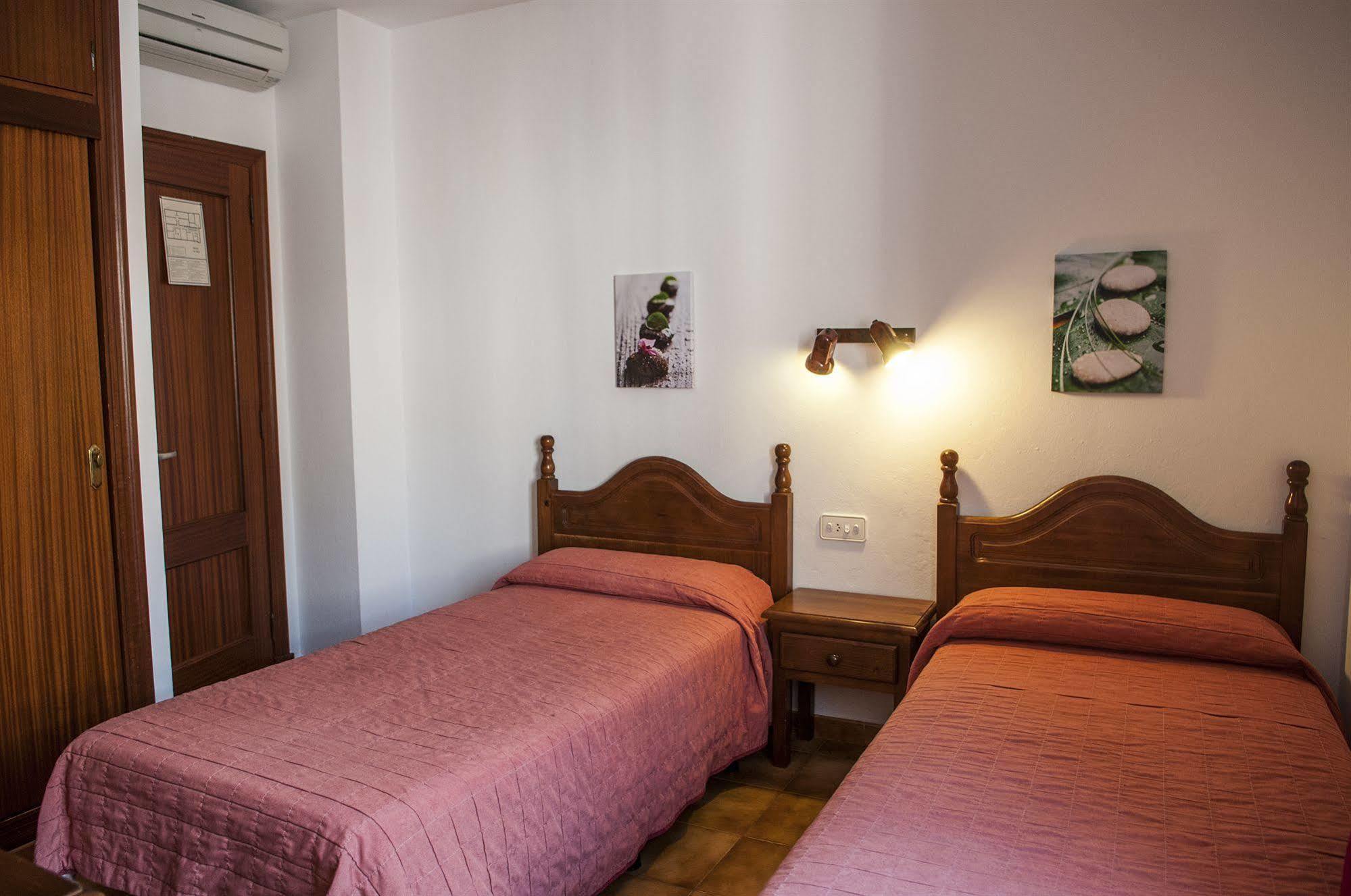 Hostal La Isla Mahon  Ngoại thất bức ảnh