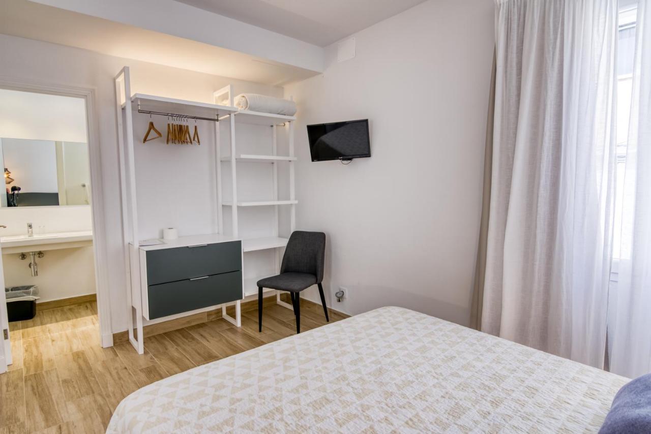 Hostal La Isla Mahon  Ngoại thất bức ảnh