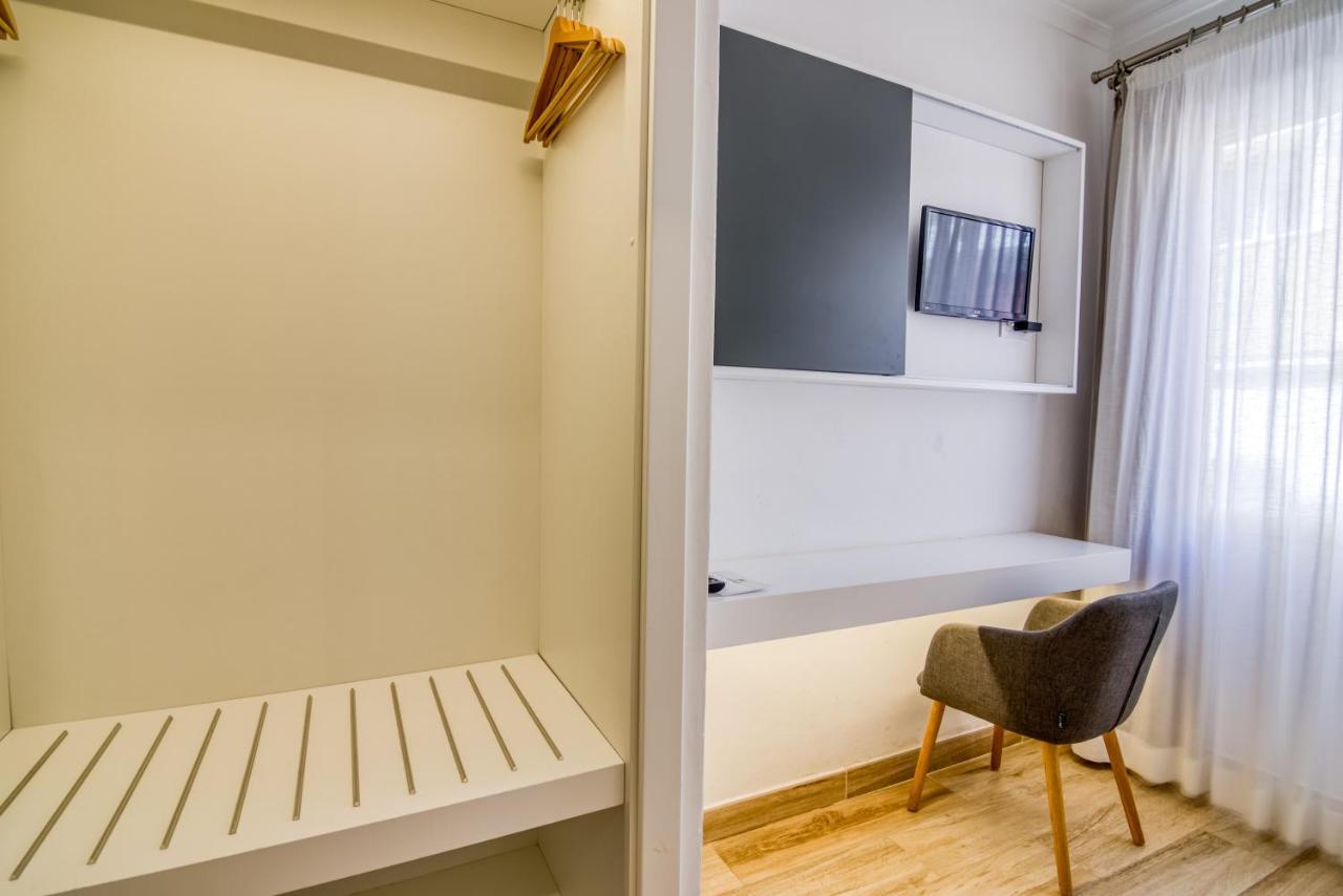 Hostal La Isla Mahon  Ngoại thất bức ảnh
